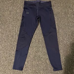 Women’s Under Armor leggings navy size M perfect condition